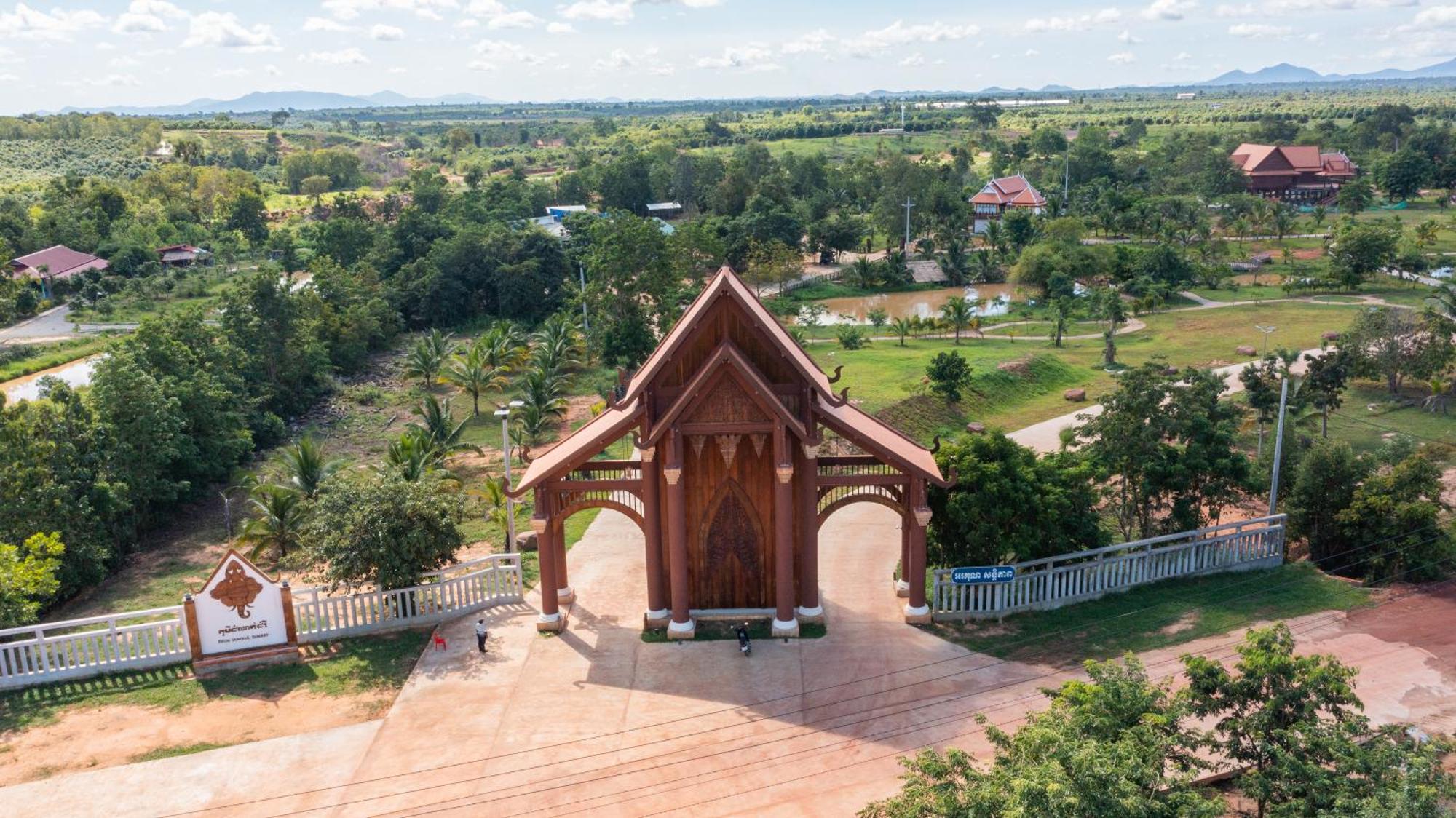 Phum Domnak Domrey Resort Chambok Bagian luar foto